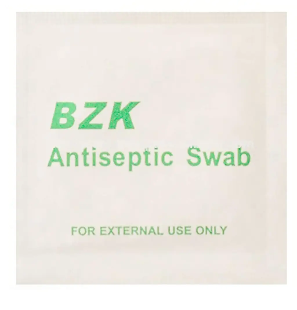 Pantryware Essentials - PE-BZK-100 Sanitizing Skin Wipe Individual Packet BZK (Benzalkonium Chloride) Unscented Pack of 100